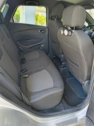 RENAULT CAPTUR 1.6 16V SCE FLEX LIFE X-TRONIC RENAULT CAPTUR 1.6 16V SCE FLEX LIFE X-TRONIC